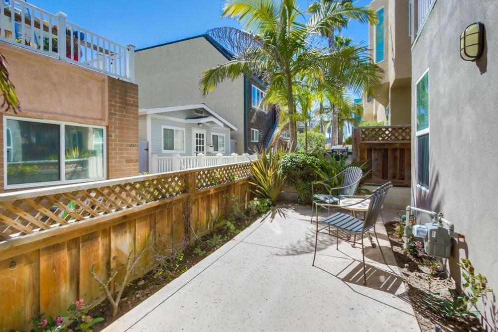 Palms Paradise 1